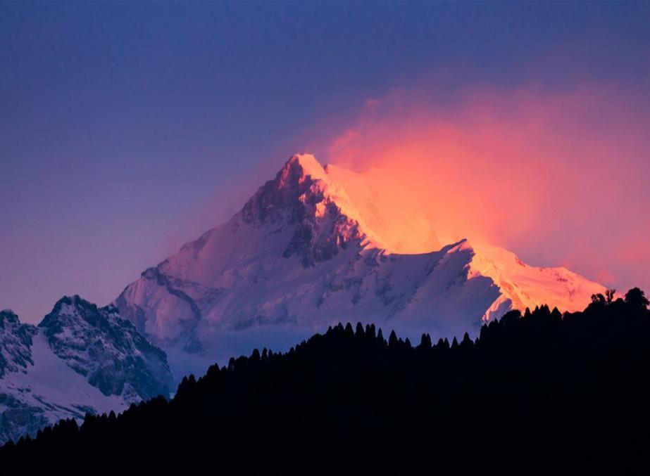 Snow White Retreat Hotel And Restaurant Gangtok Bagian luar foto