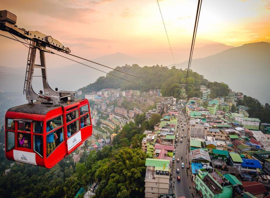 Snow White Retreat Hotel And Restaurant Gangtok Bagian luar foto